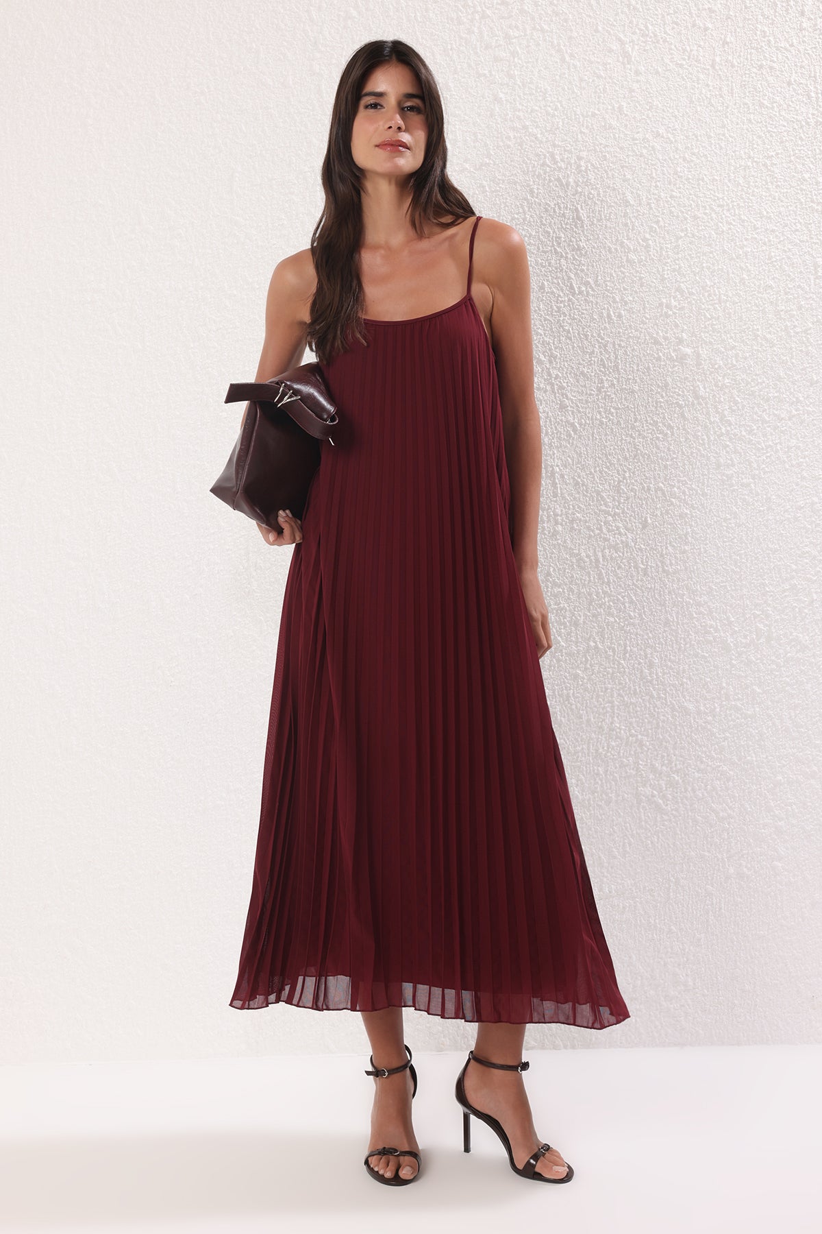 Halter Neck Sleeveless Pleated Maxi Dress