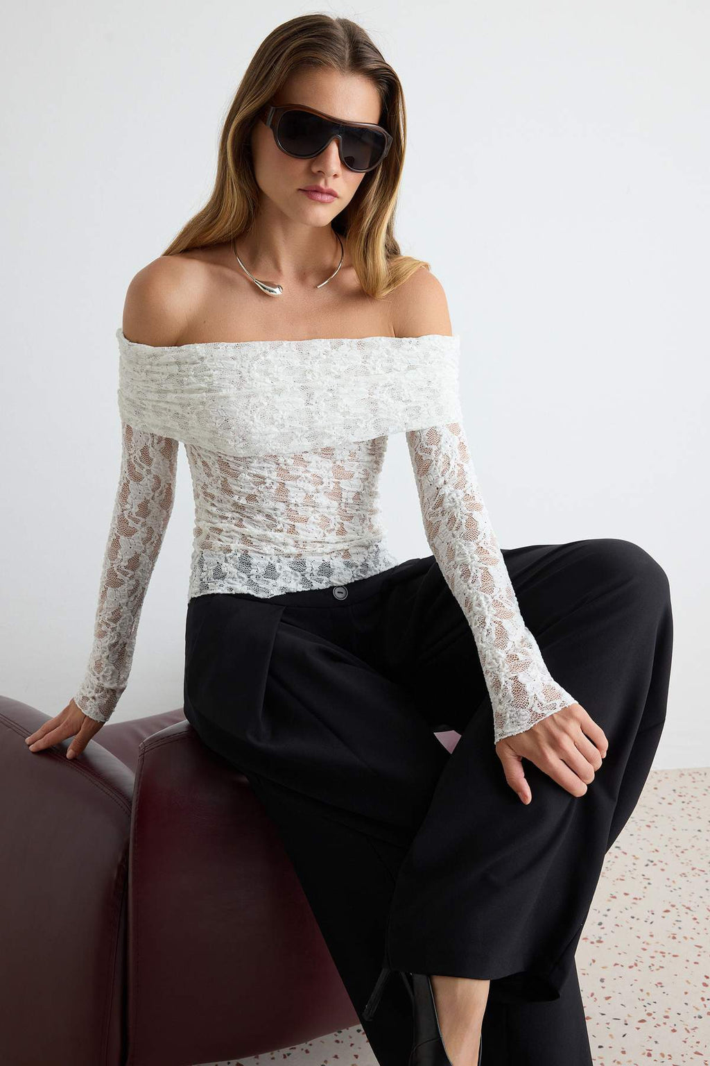 Fitted Carmen Neck Long Sleeve Lace Knit Blouse