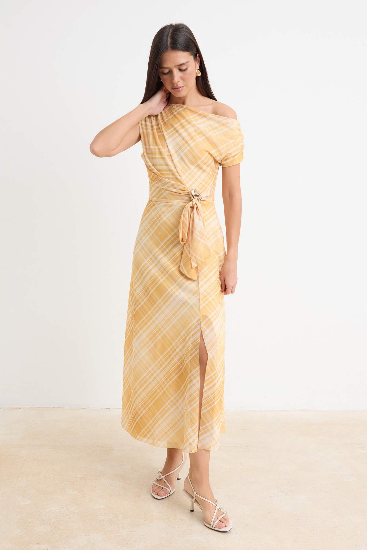 Asymmetric Neck Sleeveless Accessory Detail Tulle Maxi Dress