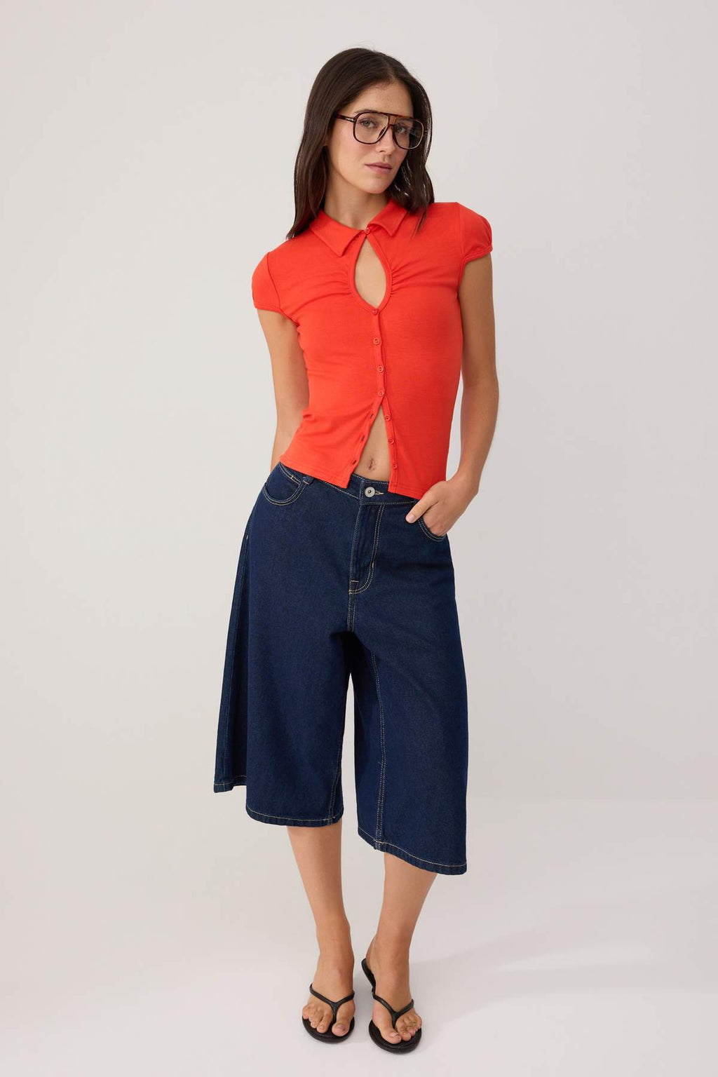Keyhole Neck Short Sleeve Fitted Knit Blouse