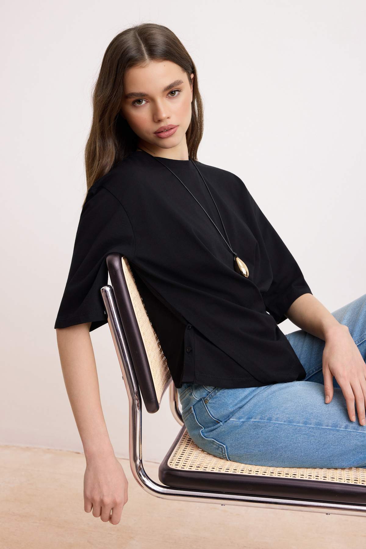 Regular Fit Dropped Shoulder Crew Neck Short Sleeve T-Shirt