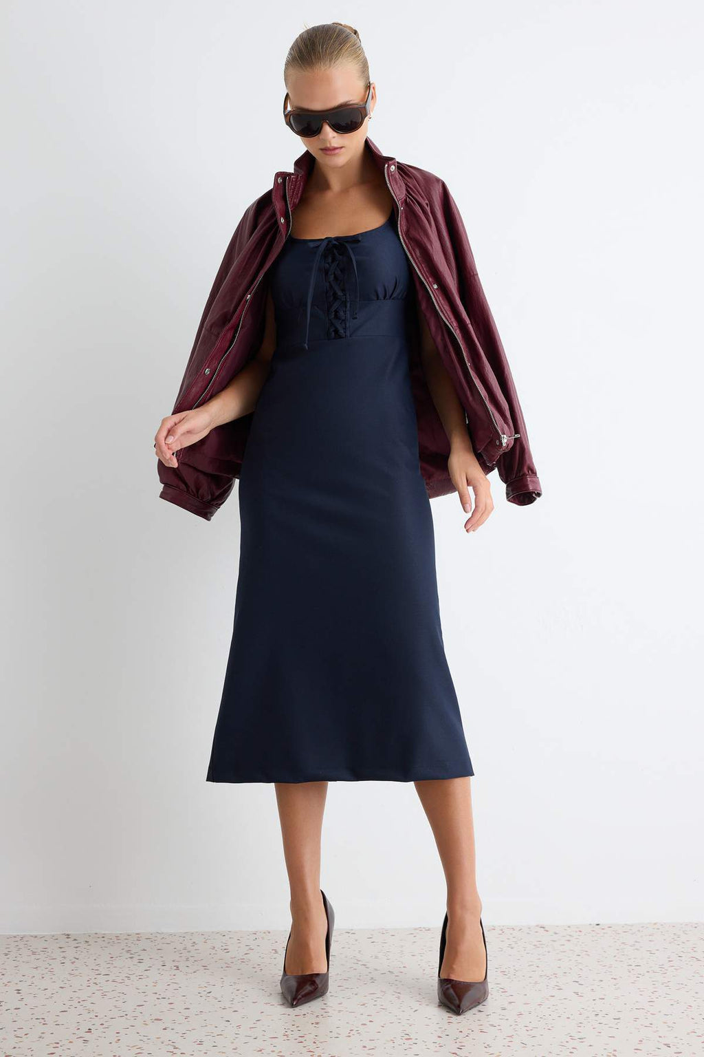 Square Neck Sleeveless Bodycon Midi Dress