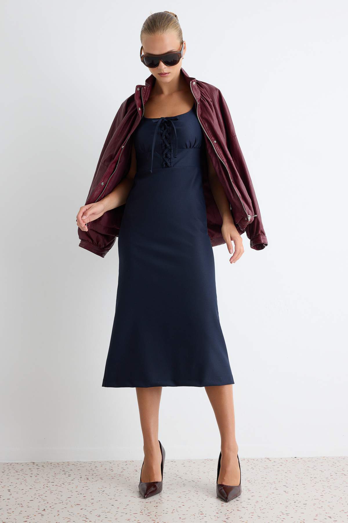 Square Neck Sleeveless Bodycon Midi Dress