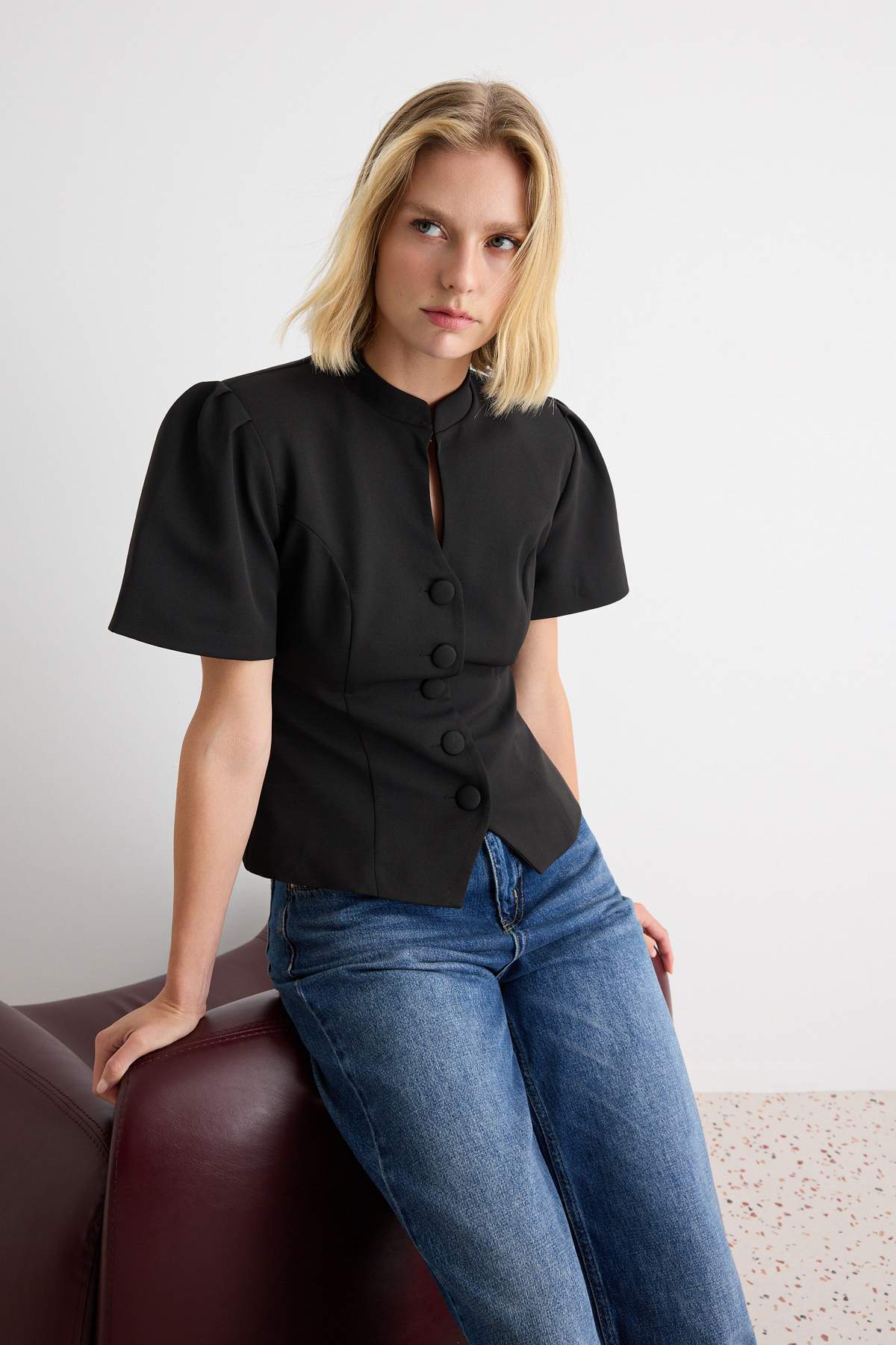 Fitted Short Sleeve Blazer Jacket