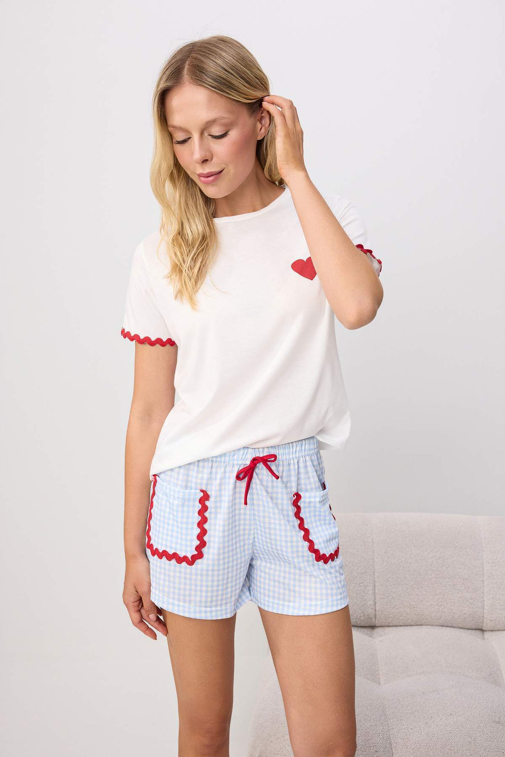 Crew Neck Short Sleeve Heart Detail Pyjama Set