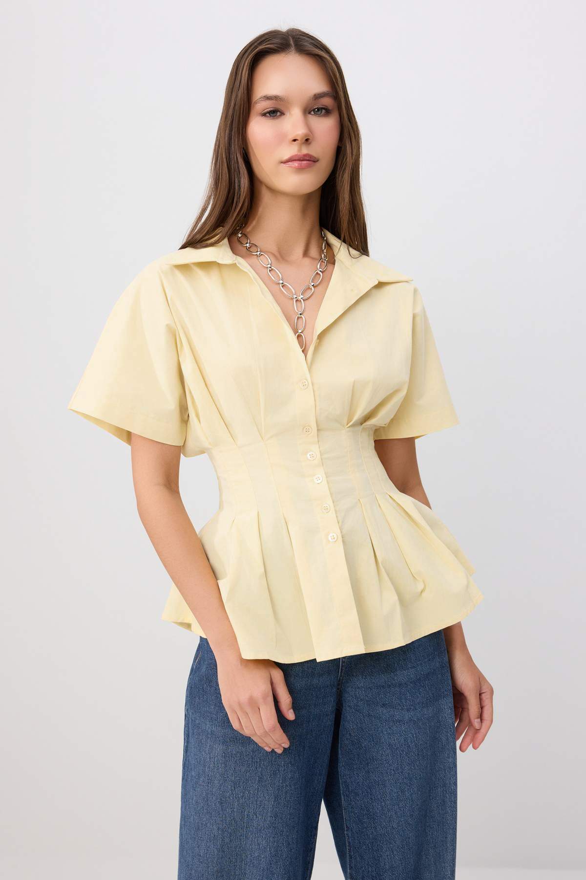 Pleated Detail Fitted Short Sleeve Shirt