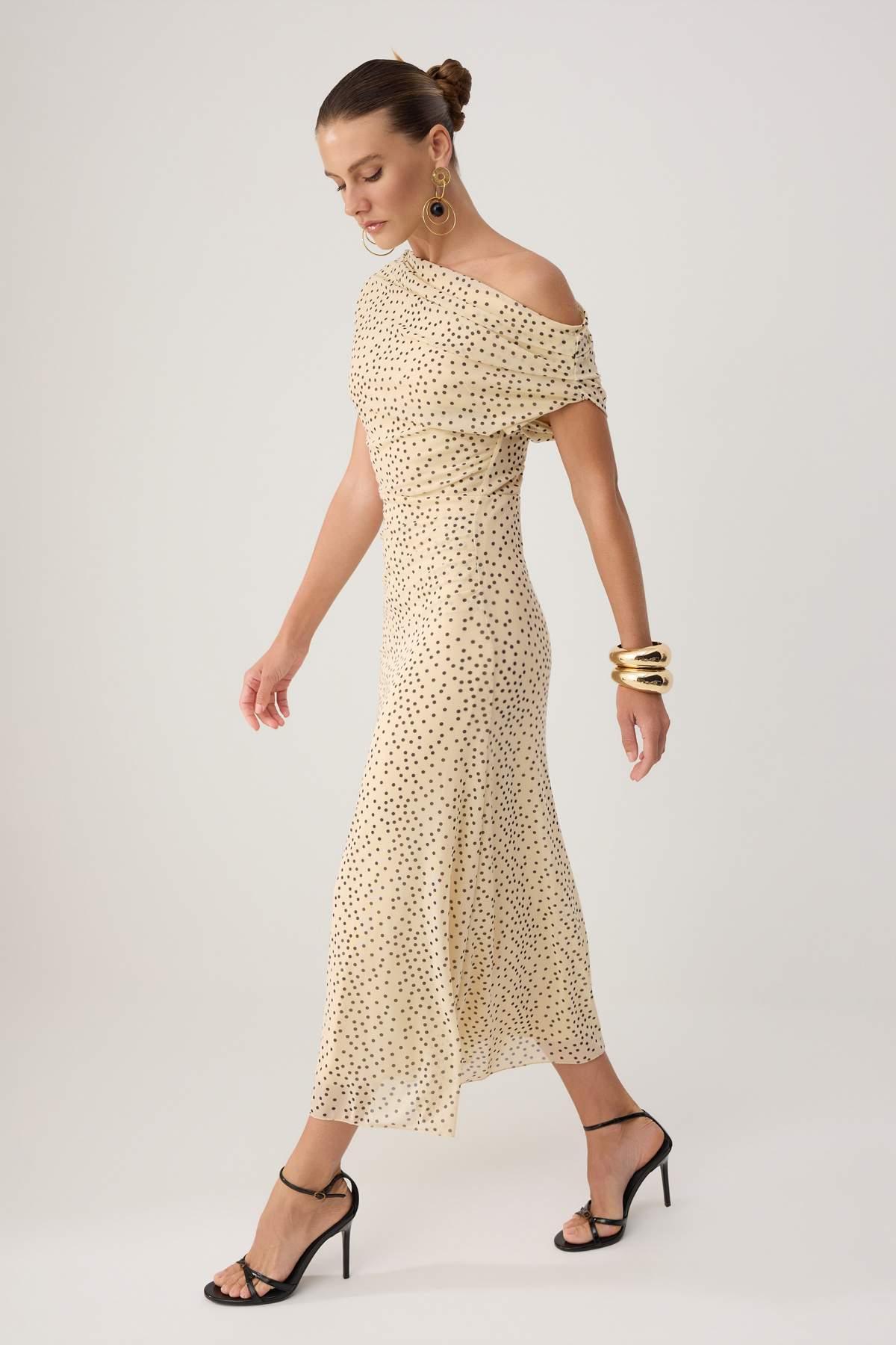 Asymmetric Neck Sleeveless Bodycon Midi Dress