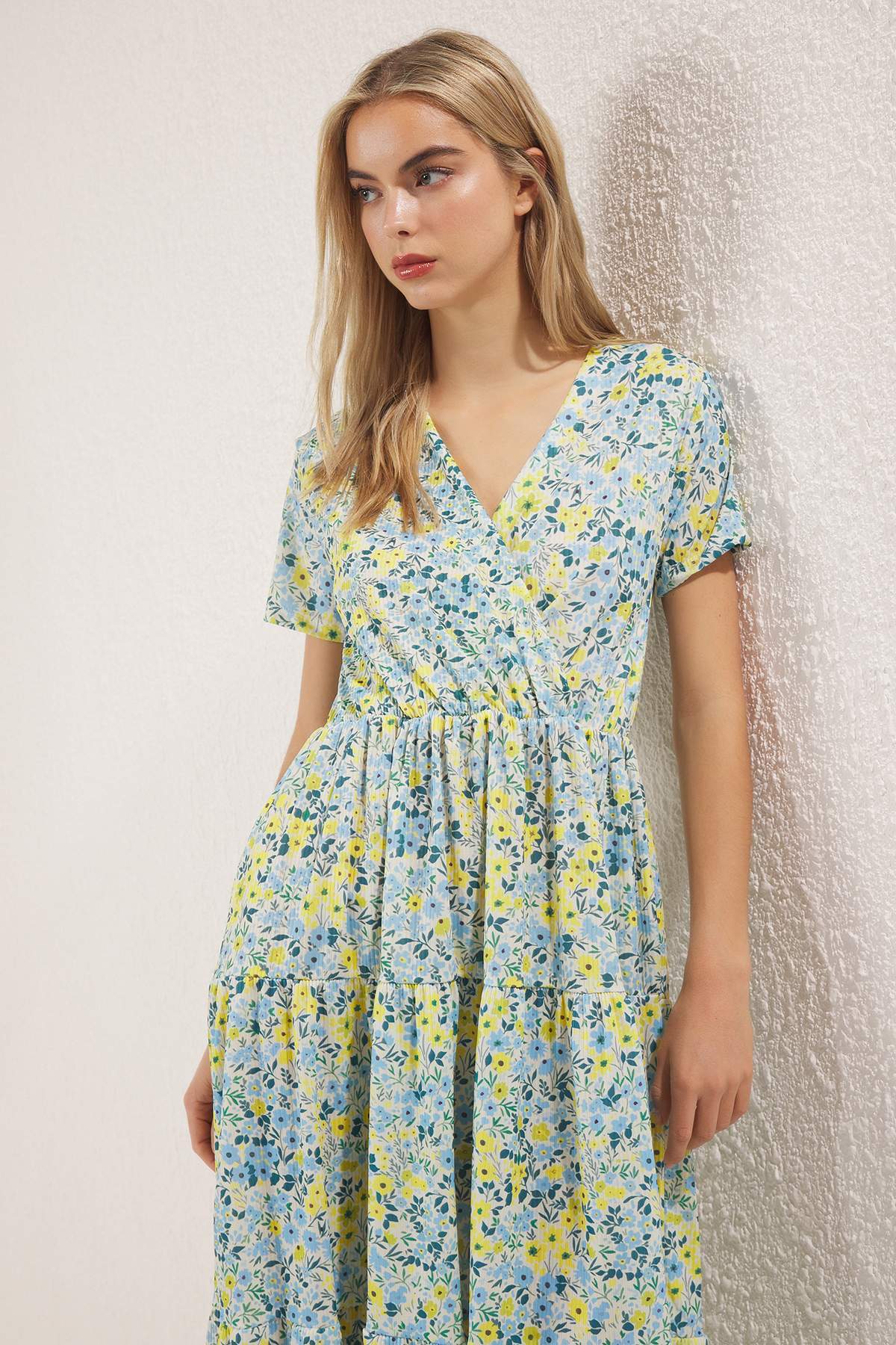 V Neck Short Sleeve Skater Midi Dress