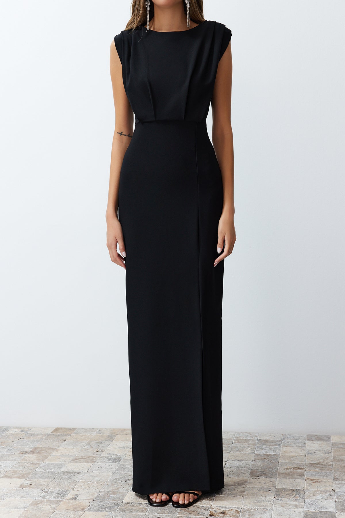 Boat Neck Sleeveless Padded Maxi Dress