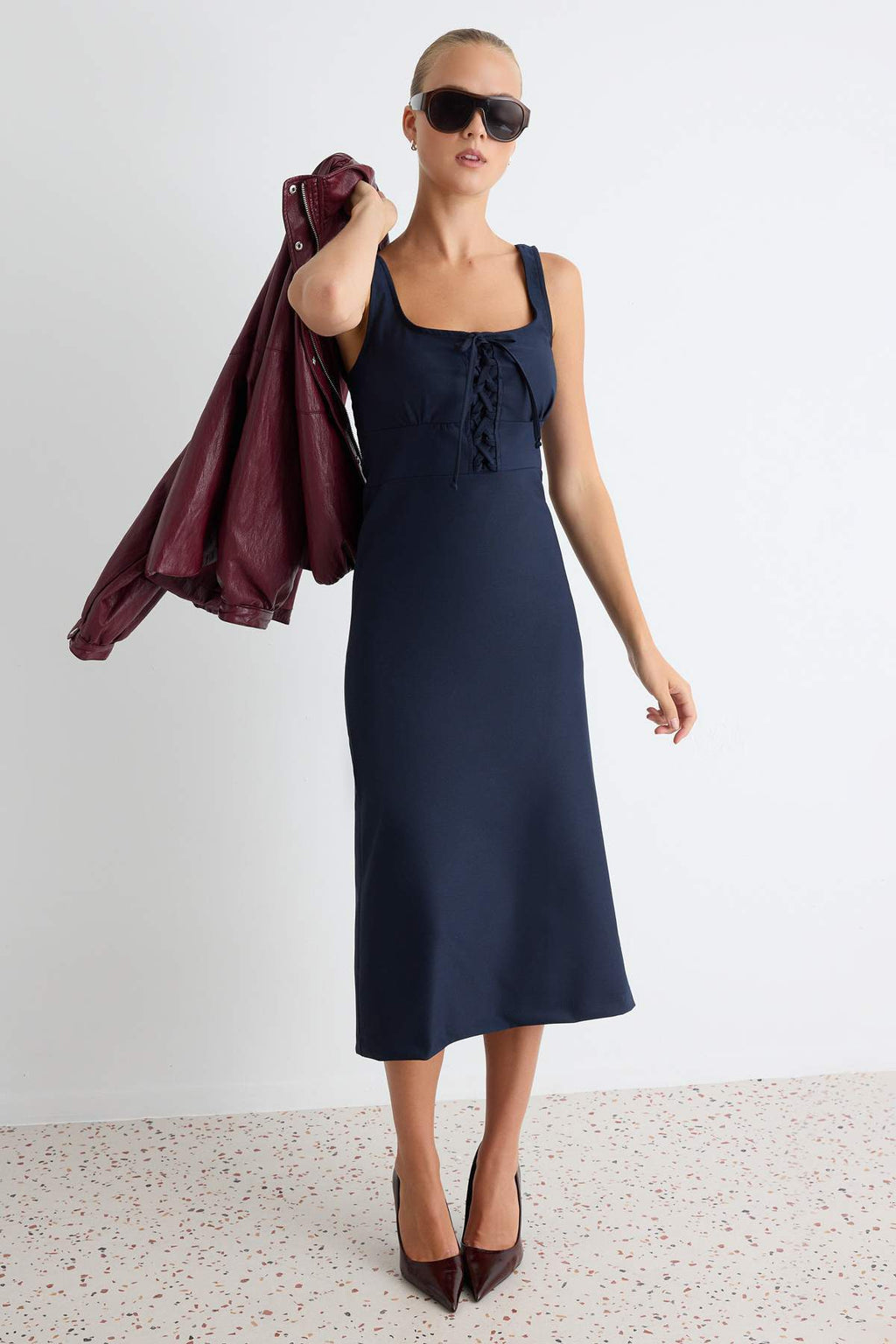 Square Neck Sleeveless Bodycon Midi Dress