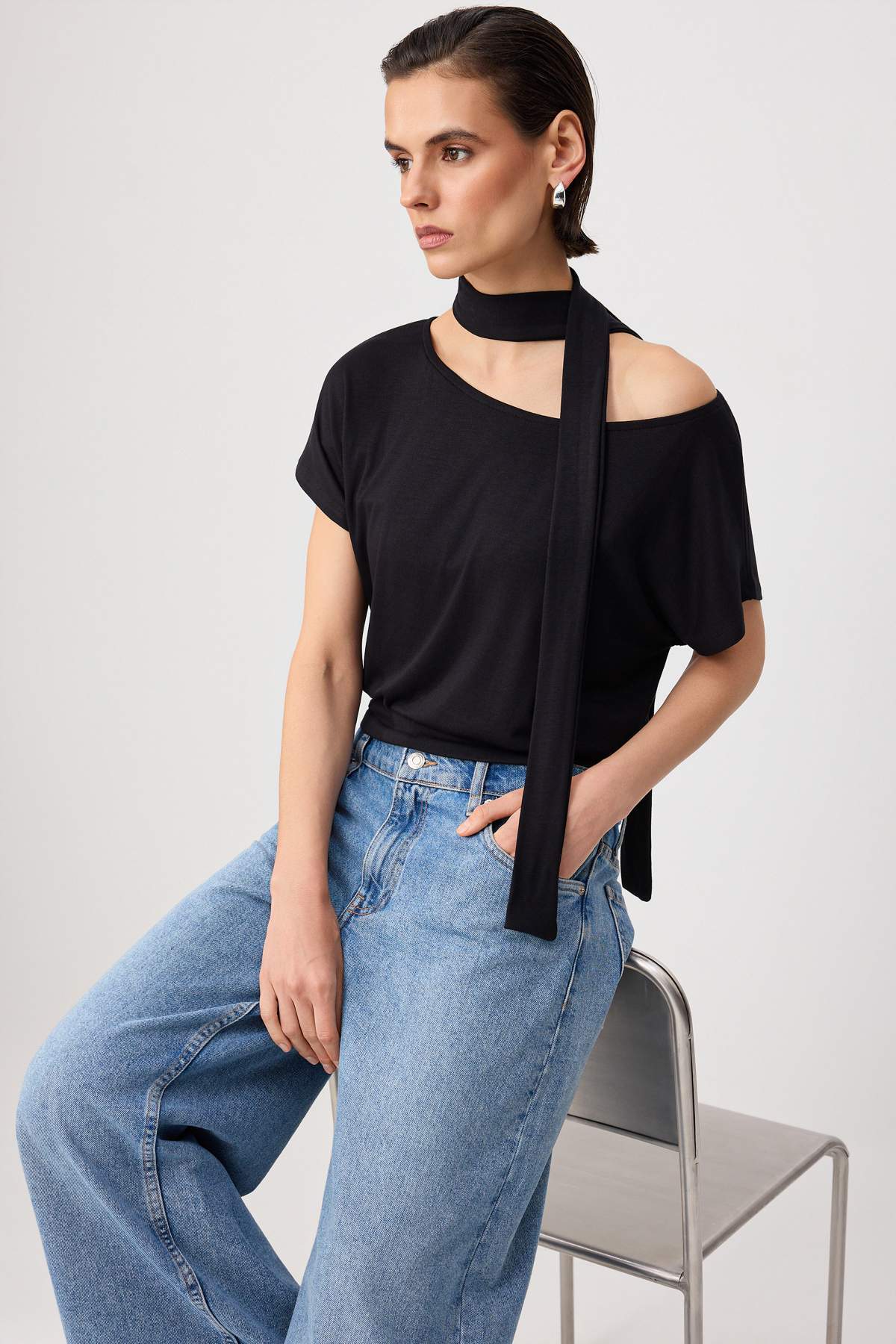 Boat Neck Batwing Sleeve Belted Knit Blouse