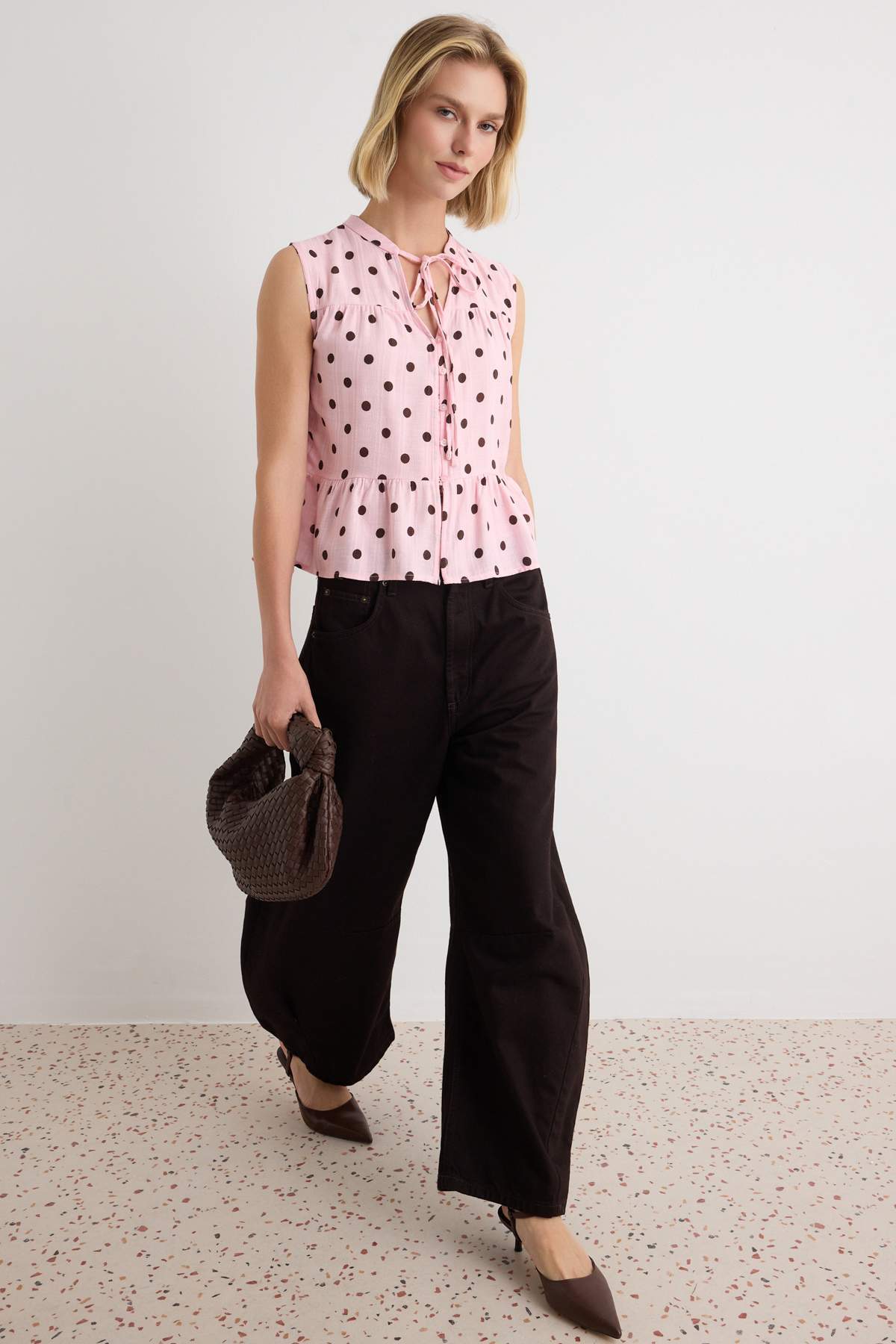 Sleeveless Mandarin Collar Relaxed Fit Shirt