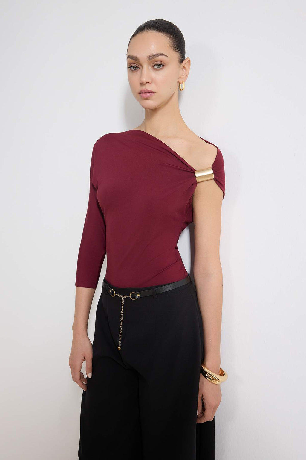 Asymmetric Neckline One Sleeve Fitted Blouse