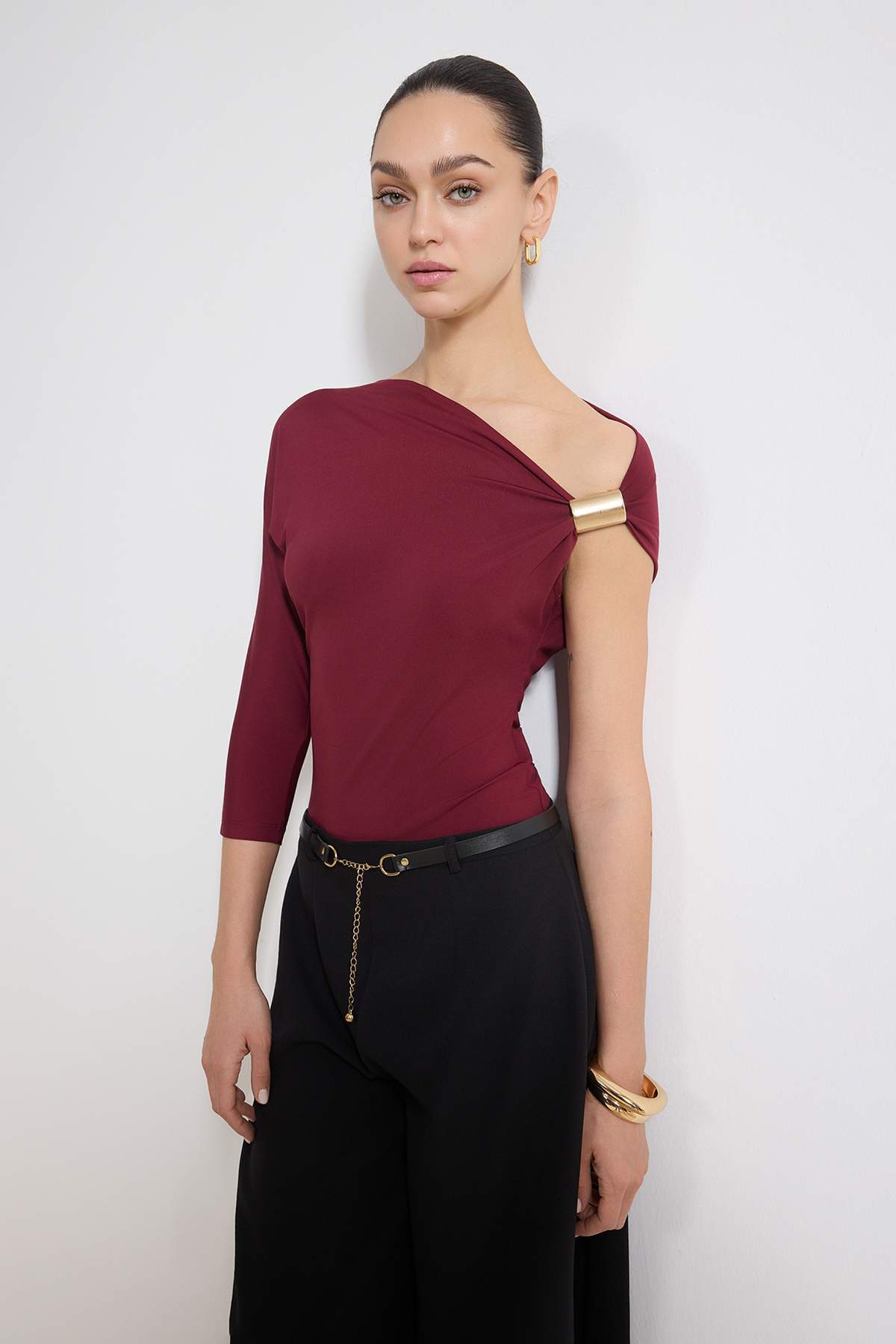 Asymmetric Neckline One Sleeve Fitted Blouse