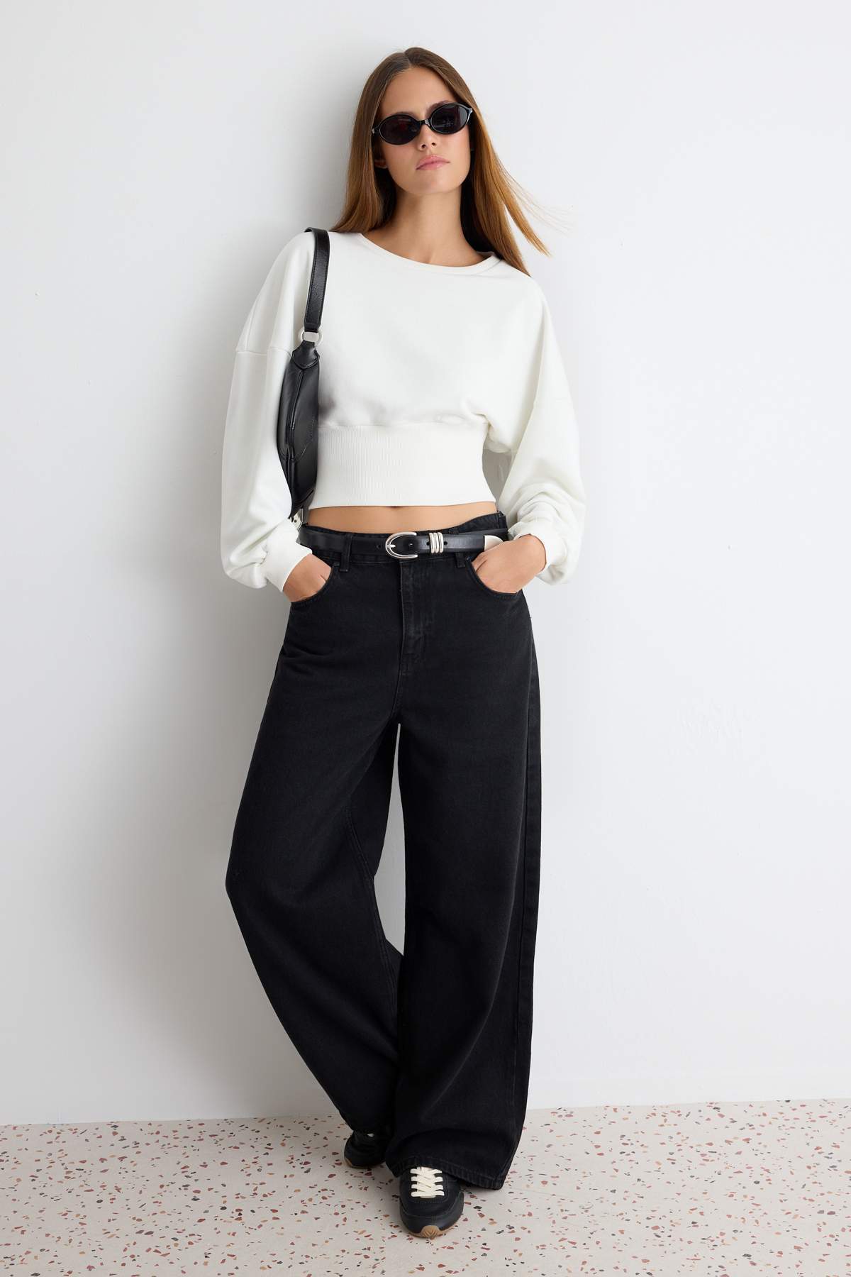 Crew Neck Long Sleeve Regular Fit Crop Sweatshirt