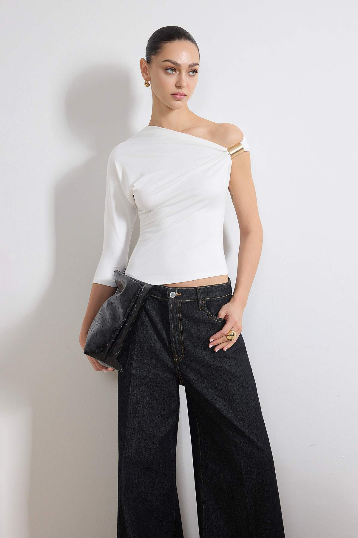 Asymmetric Neckline One Sleeve Fitted Blouse