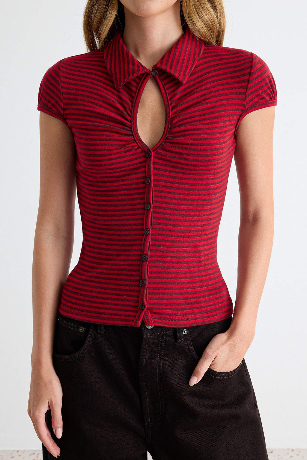 Keyhole Neck Short Sleeve Fitted Knit Blouse
