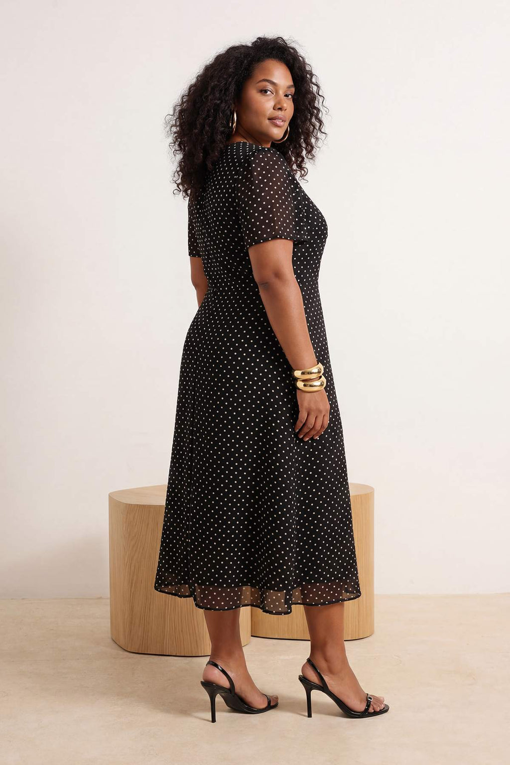 V Neck Balloon Sleeve Tiered Midi Dress