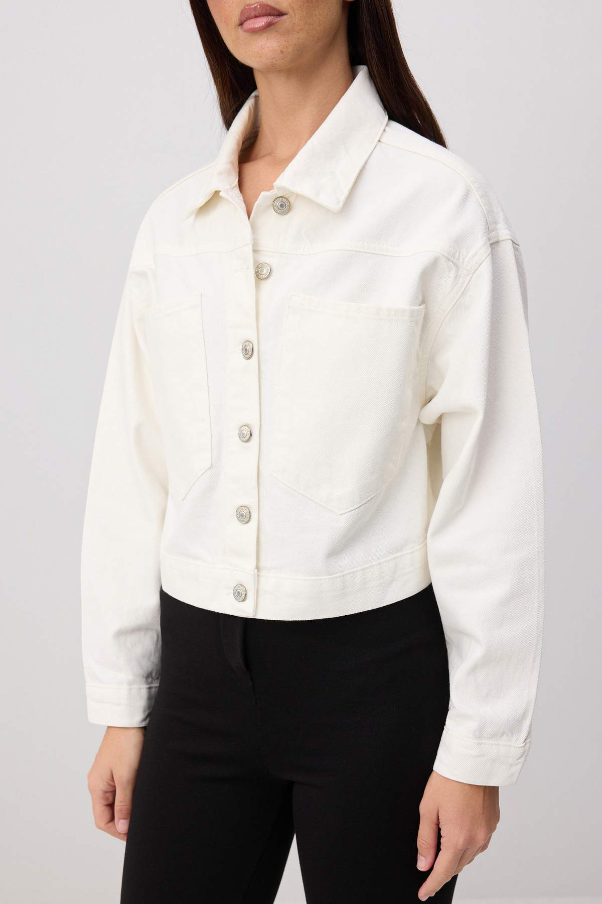 Collared Long Sleeve Crop Denim Jacket