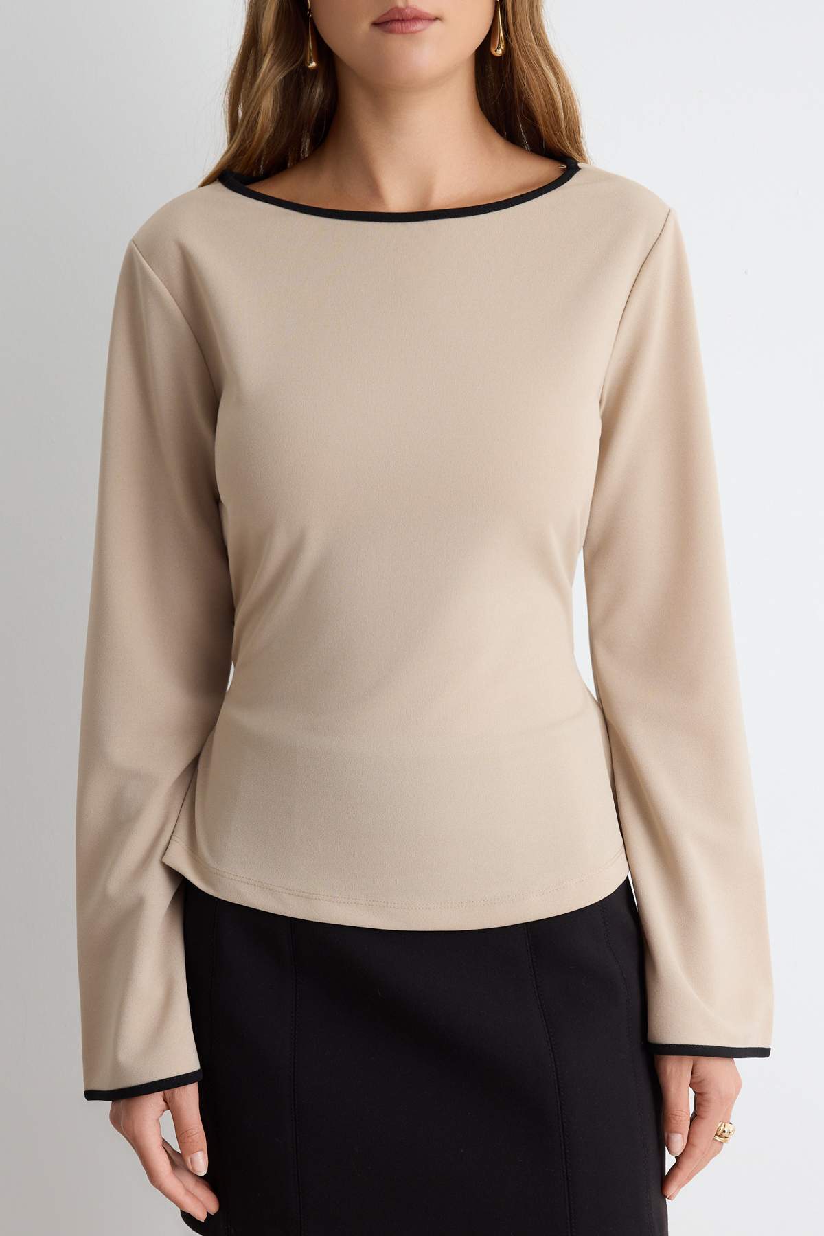Fitted Boat Neck Spanish Sleeve Knitted Blouse