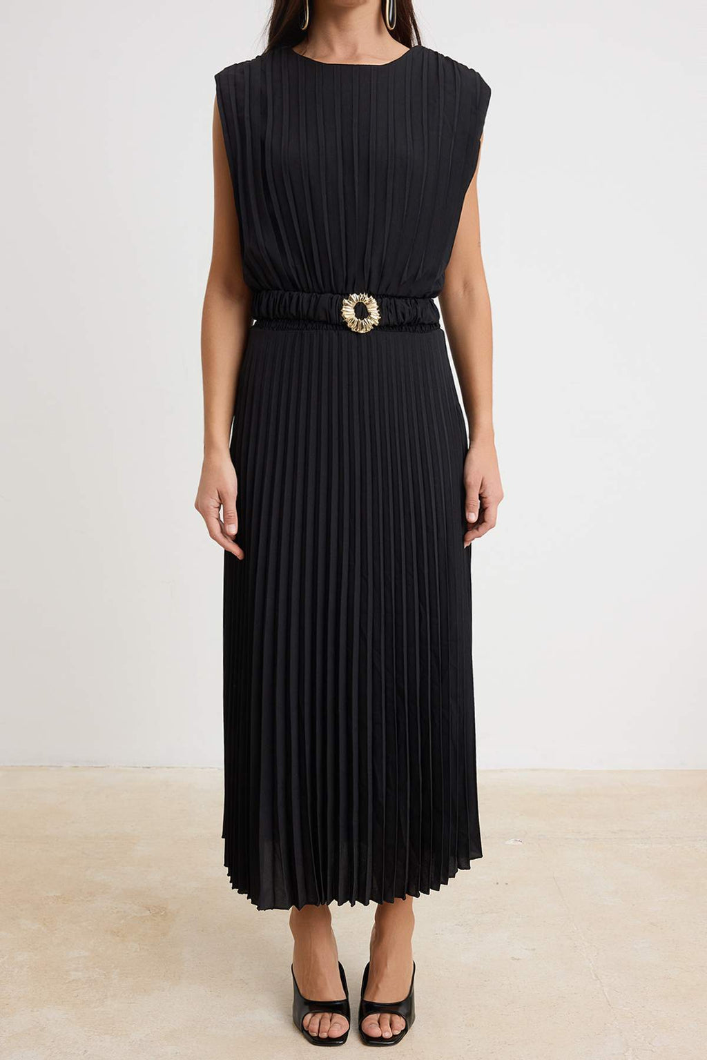 High Neck Sleeveless Pleated Belted Maxi Dress