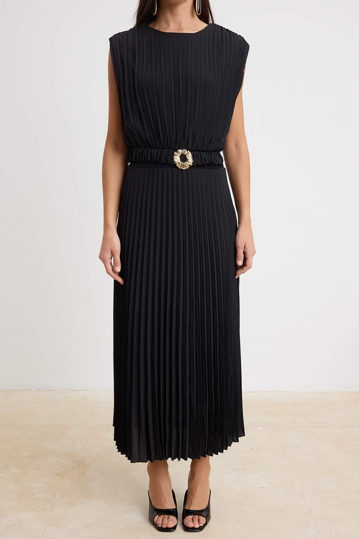 High Neck Sleeveless Pleated Belted Maxi Dress