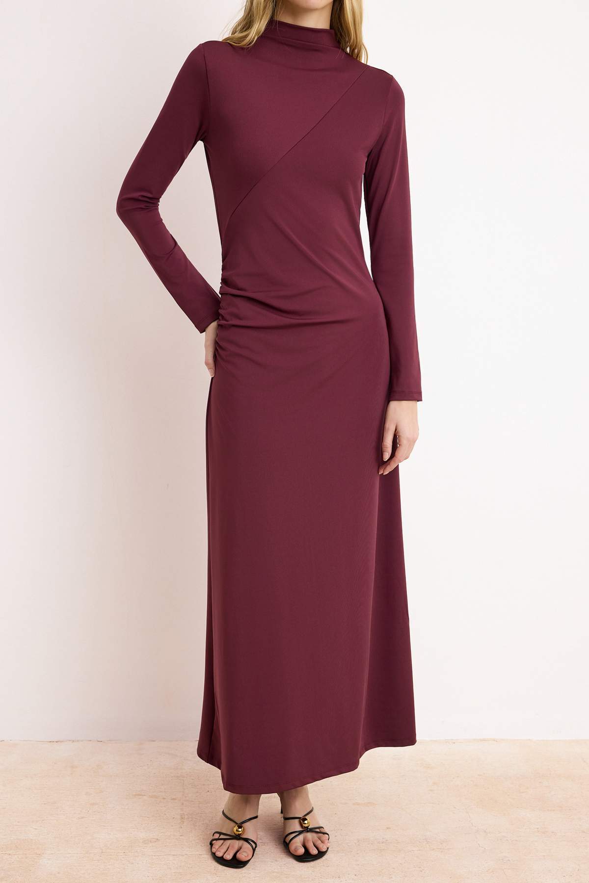 Round Neck Long Sleeve Ruched Detail Bodycon Maxi Dress