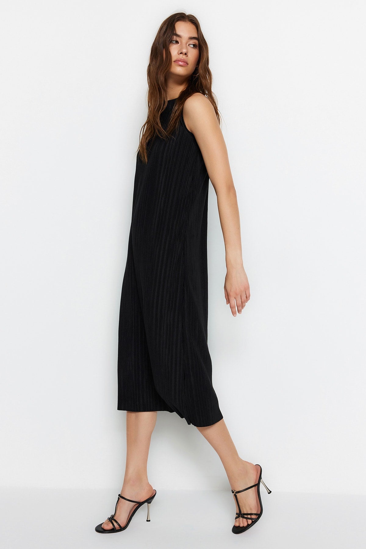 Halter Neck Sleeveless Midi Shift Dress