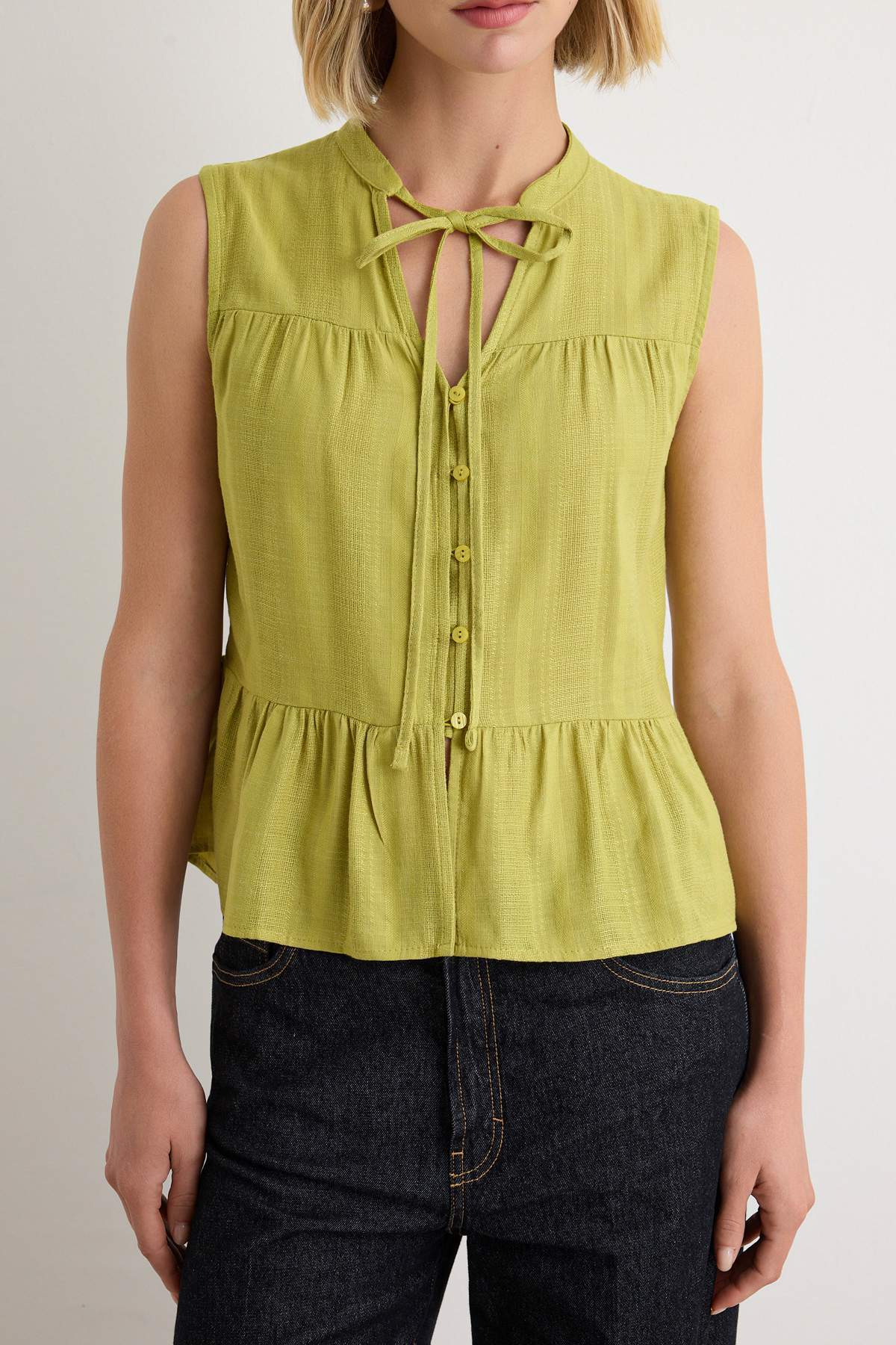 Sleeveless Mandarin Collar Relaxed Fit Shirt