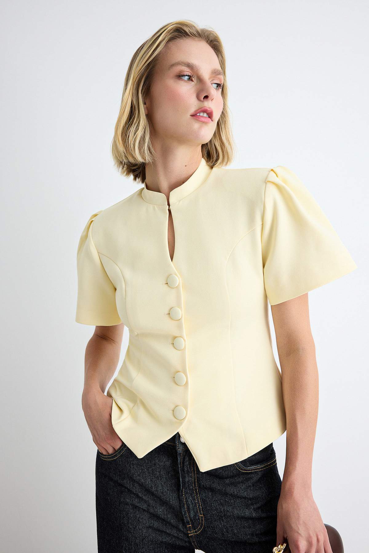 Fitted Short Sleeve Blazer Jacket