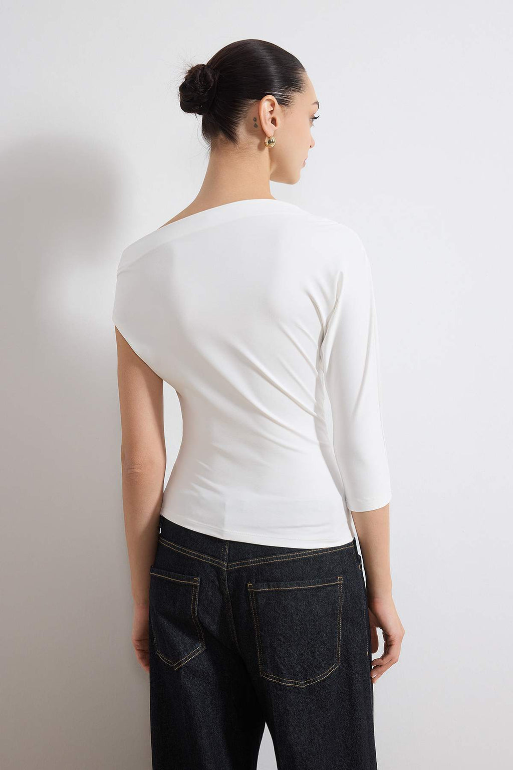 Asymmetric Neckline One Sleeve Fitted Blouse