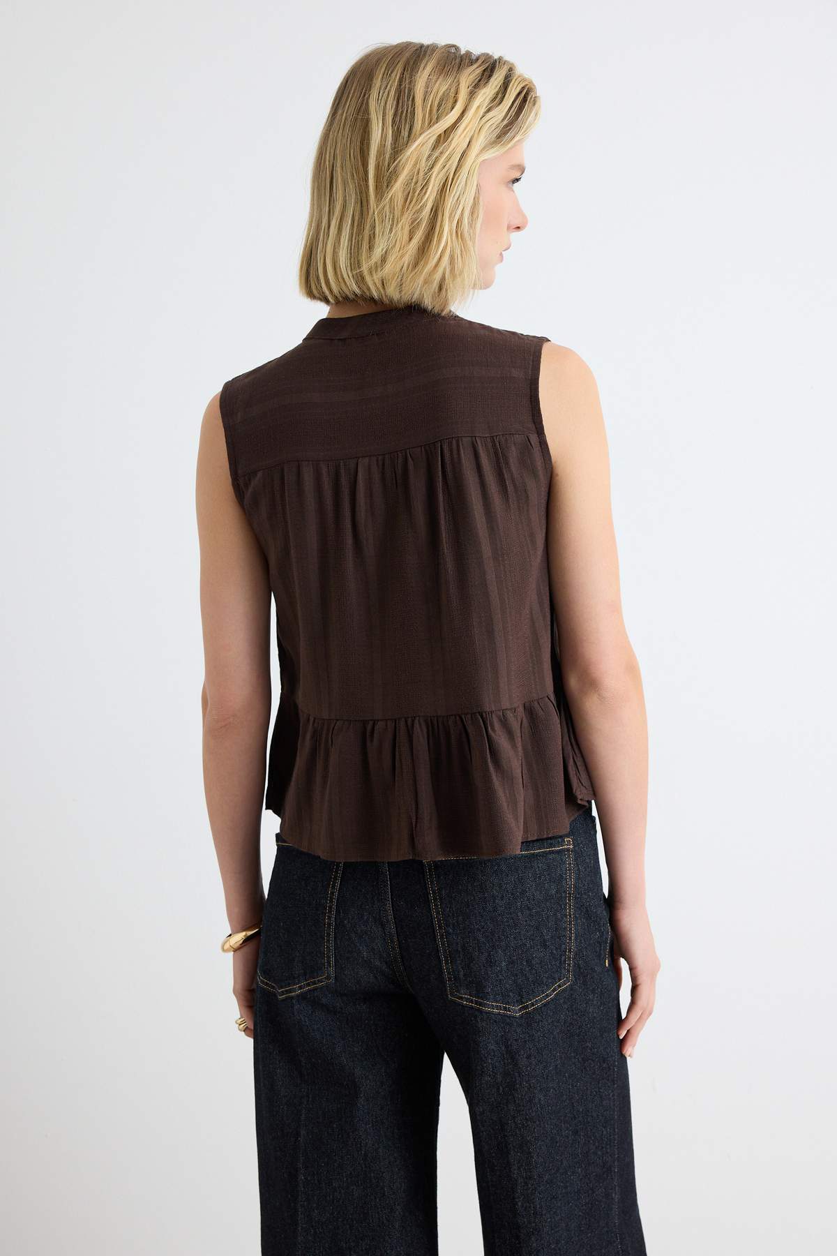 Sleeveless Mandarin Collar Relaxed Fit Shirt