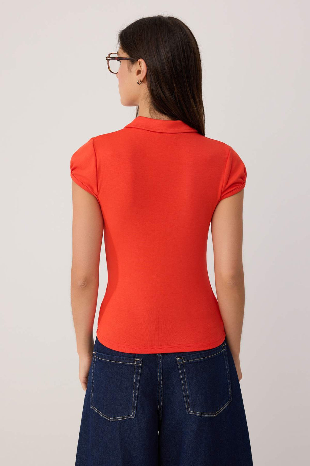Keyhole Neck Short Sleeve Fitted Knit Blouse
