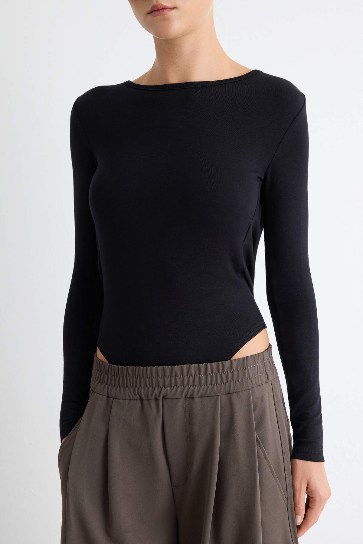 Fitted Boat Neck Long Sleeve Back Detail Body