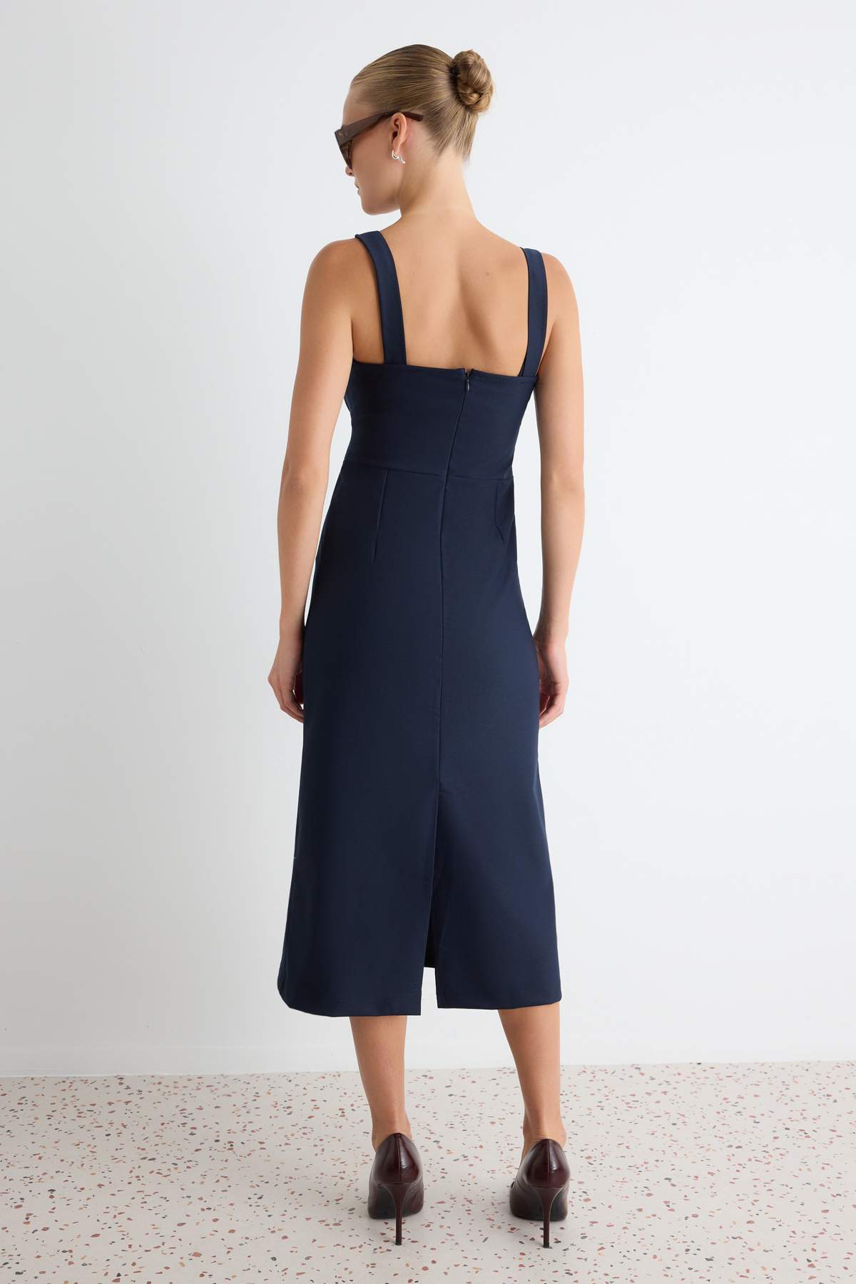 Square Neck Sleeveless Bodycon Midi Dress