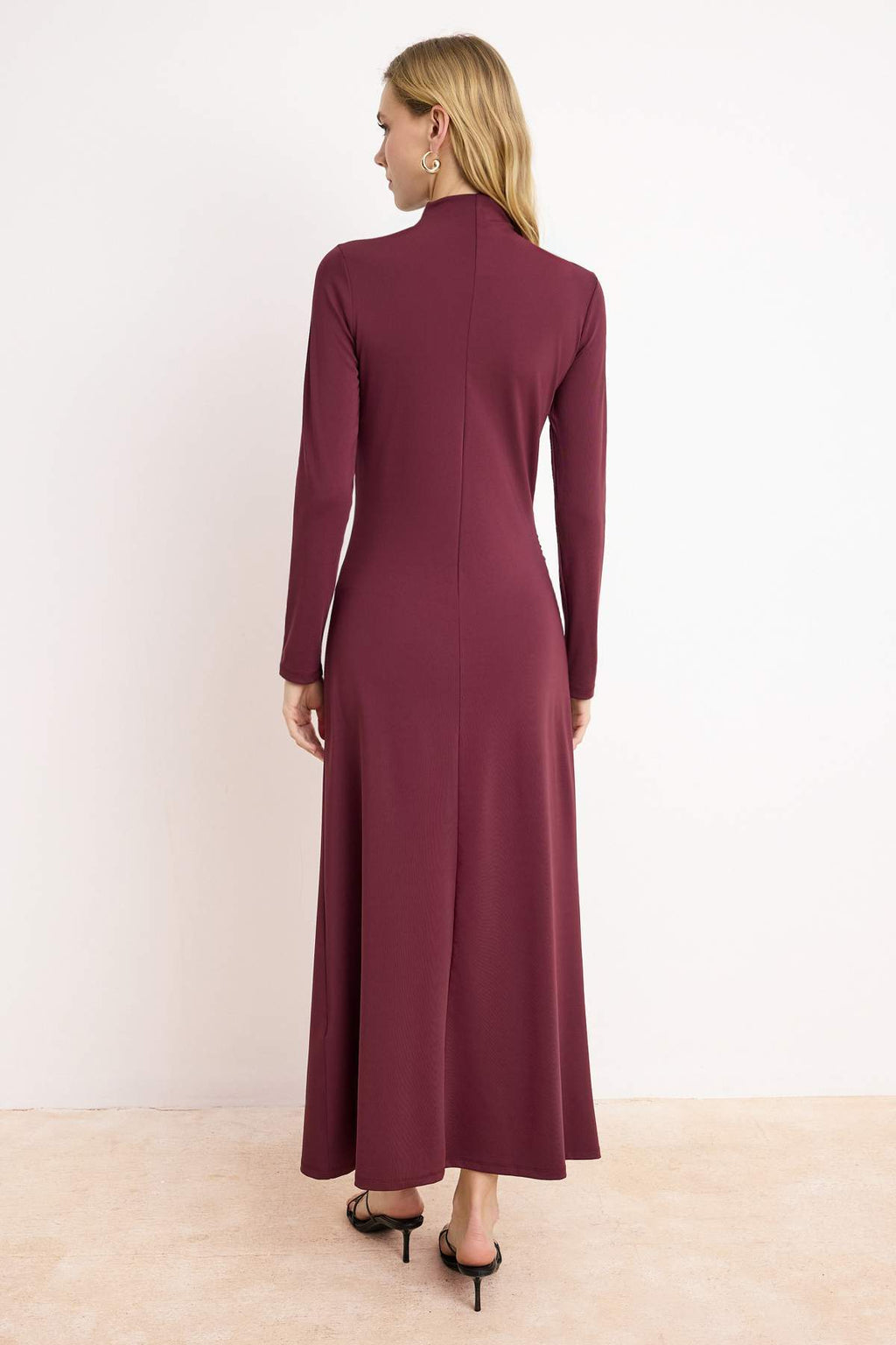 Round Neck Long Sleeve Ruched Detail Bodycon Maxi Dress