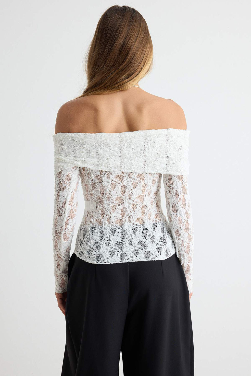 Fitted Carmen Neck Long Sleeve Lace Knit Blouse