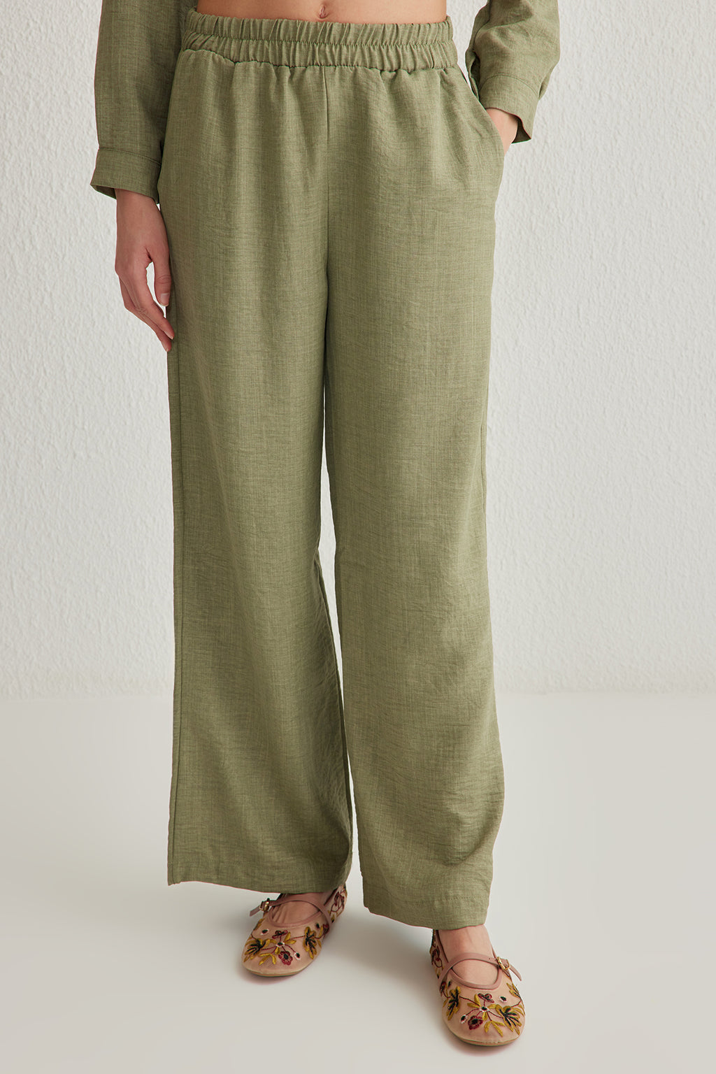 2-Piece Shirt Collar Short Sleeve Wide Leg Trouser Co-ord Set