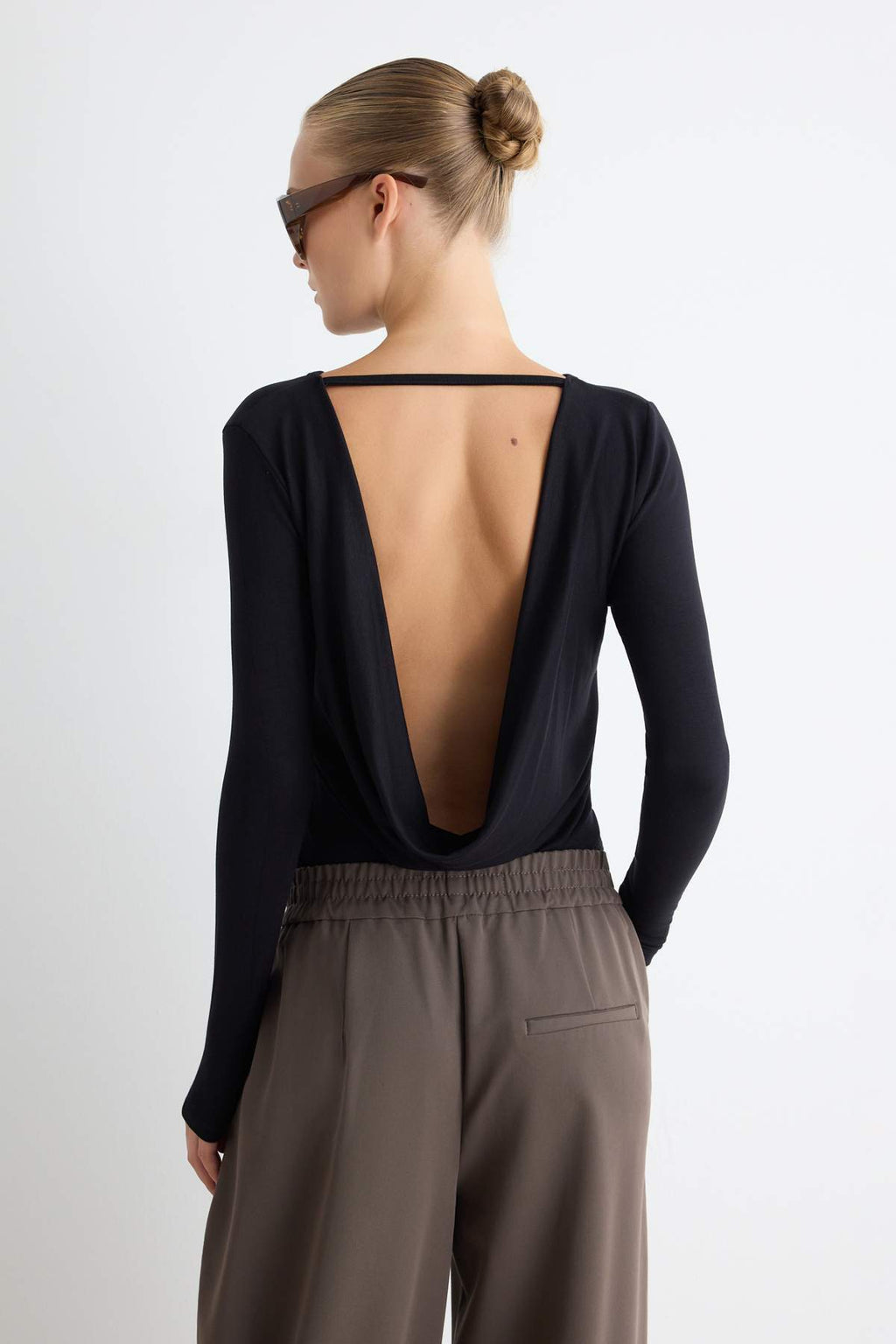 Fitted Boat Neck Long Sleeve Back Detail Body