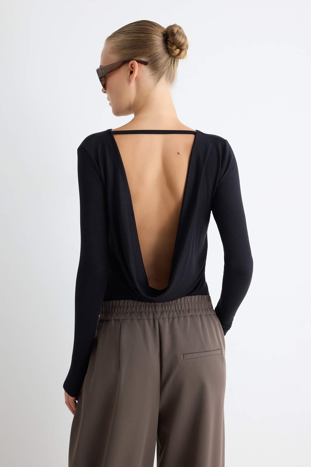 Fitted Boat Neck Long Sleeve Back Detail Body