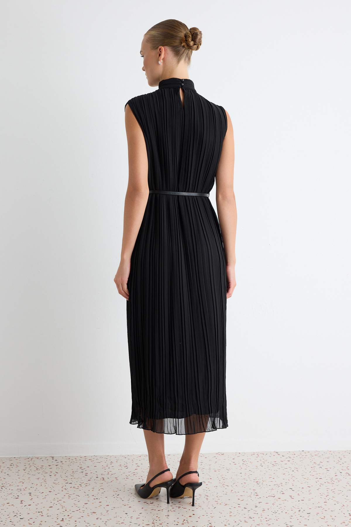High Neck Sleeveless Belted Pleated Midi Dress