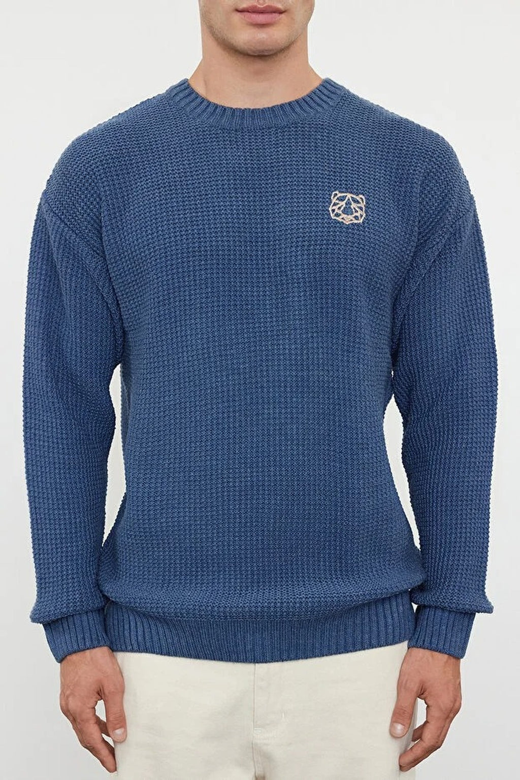 Crew Neck Embroidered Knit Sweater