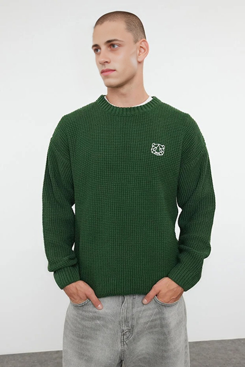 Crew Neck Embroidered Knit Sweater