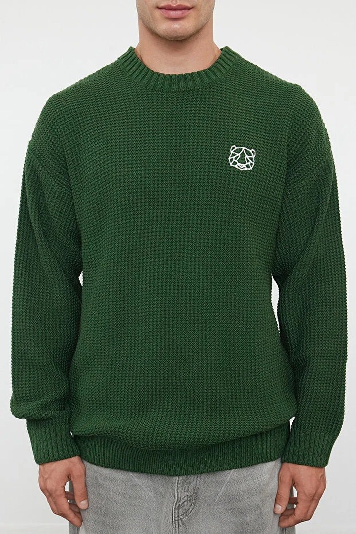 Crew Neck Embroidered Knit Sweater