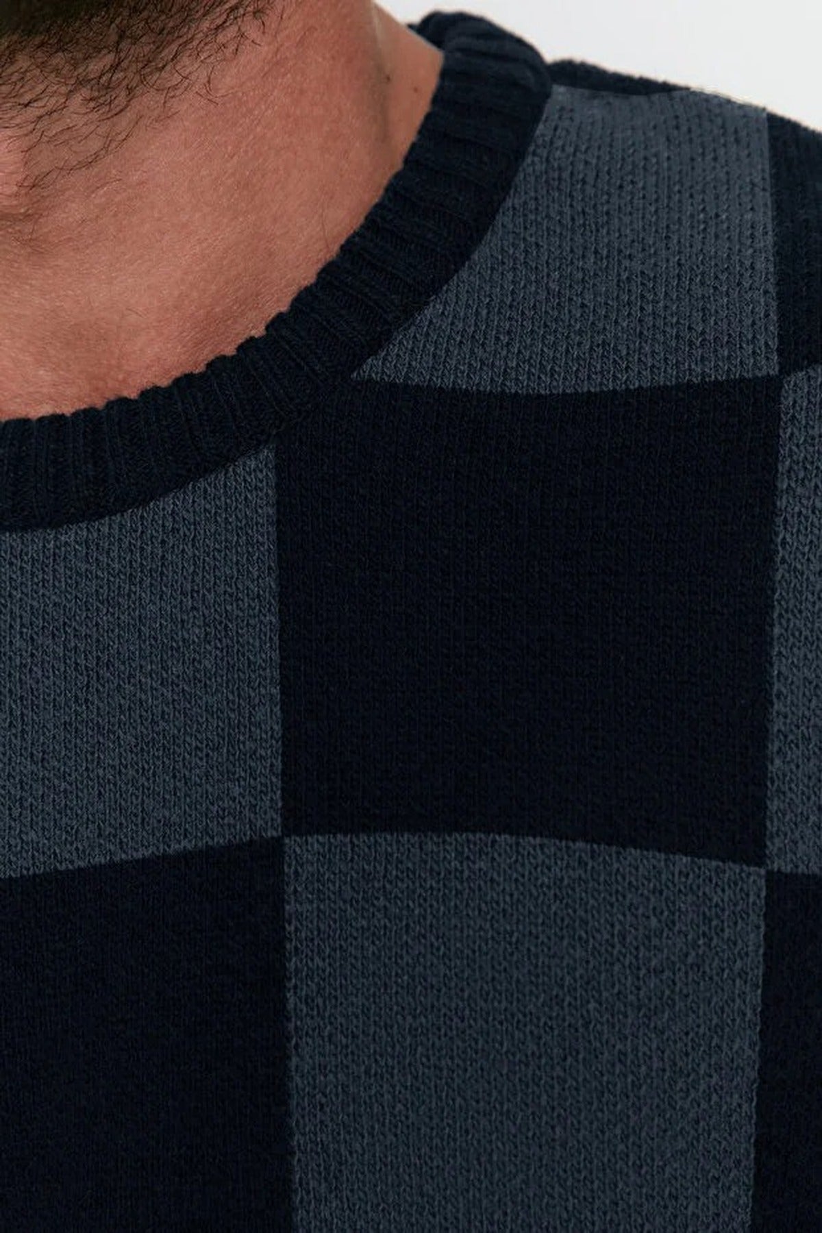 Crew Neck Checked Knit Sweater