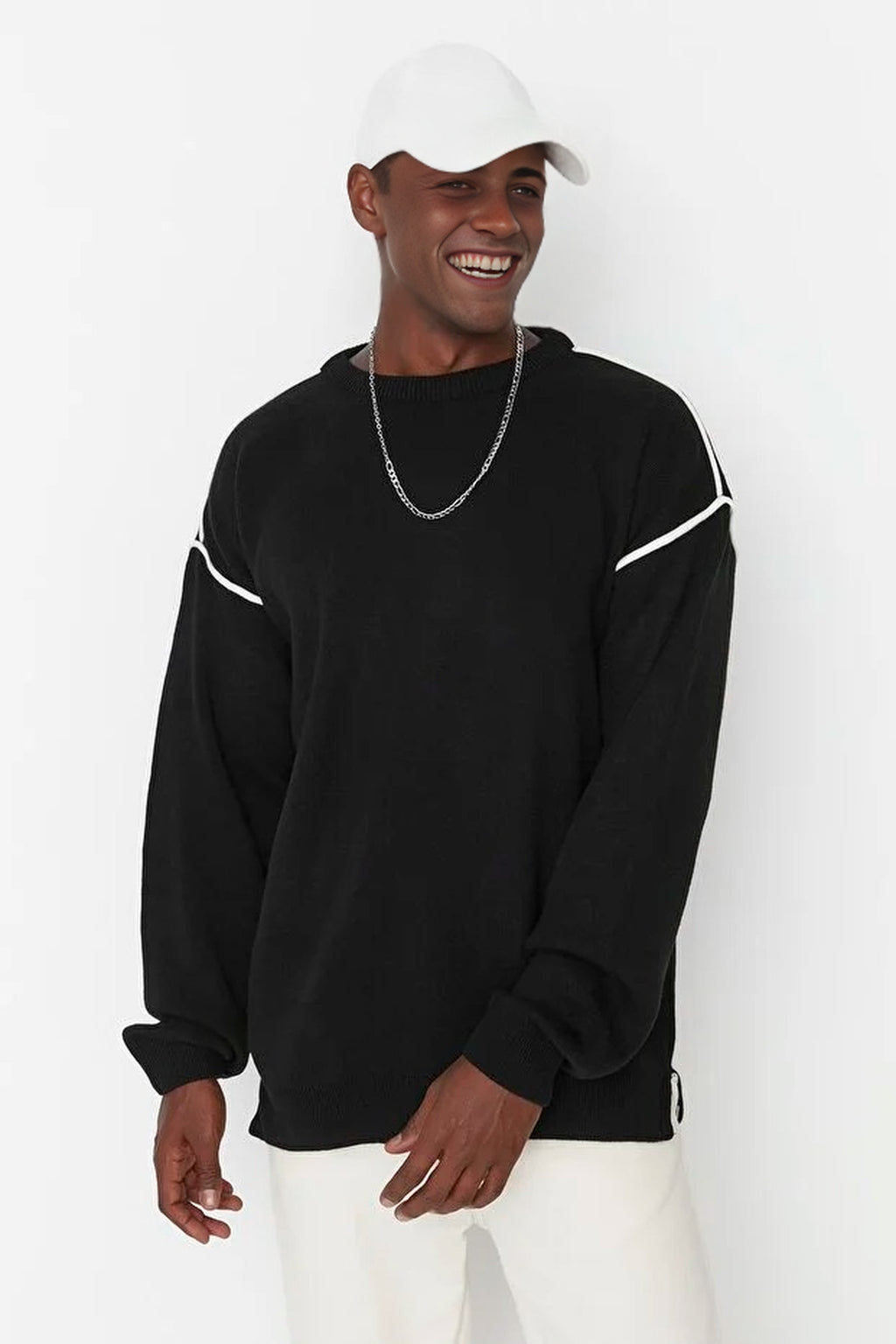 Crew Neck Knit Sweater with Piping Detail