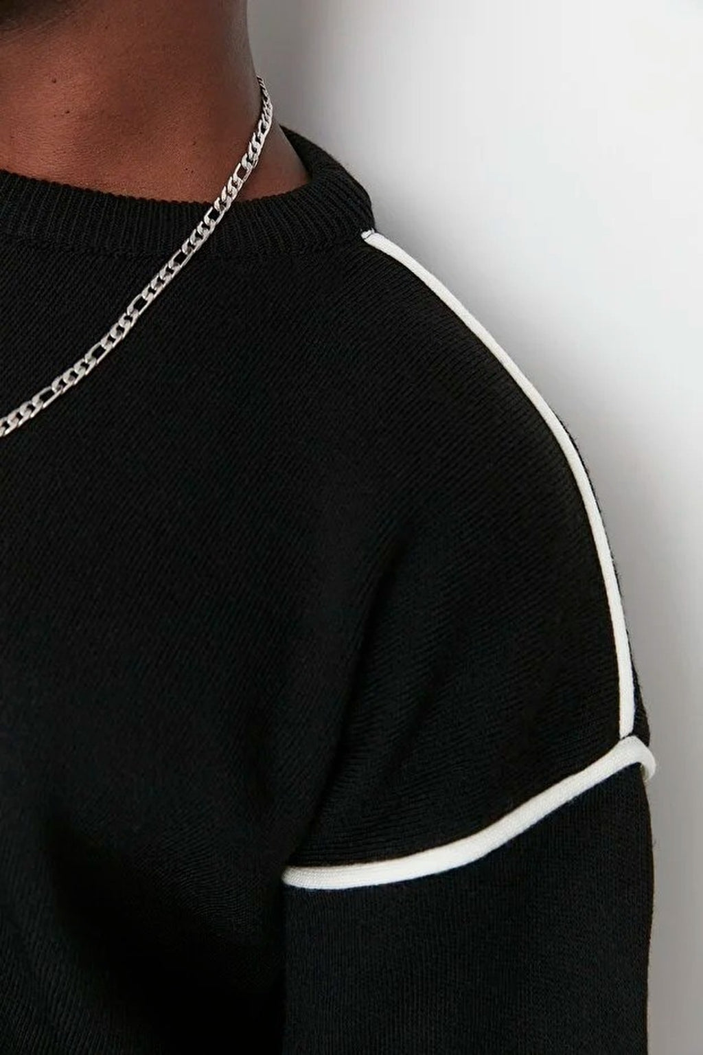 Crew Neck Knit Sweater with Piping Detail
