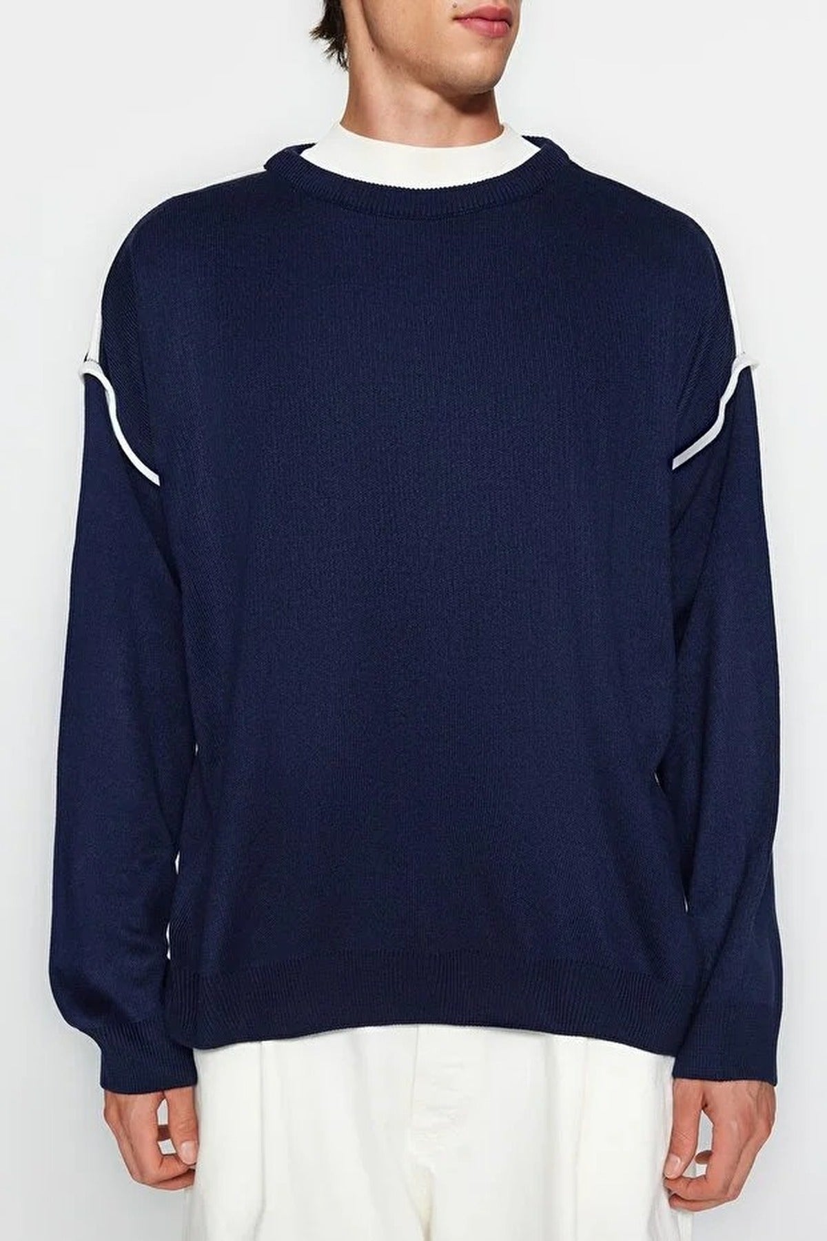 Crew Neck Knit Sweater with Piping Detail