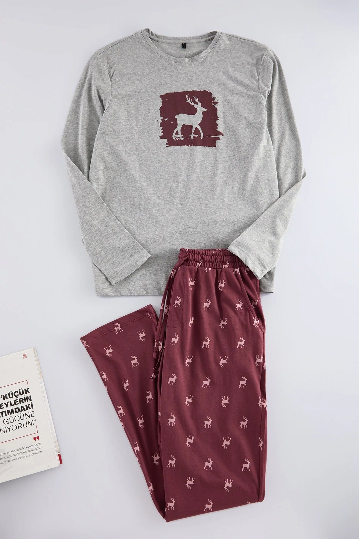 2-Piece Deer Print Regular Fit Knit Pajama Set