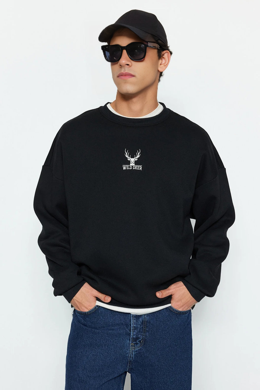 Crew Neck Animal Embroidered Sweatshirt